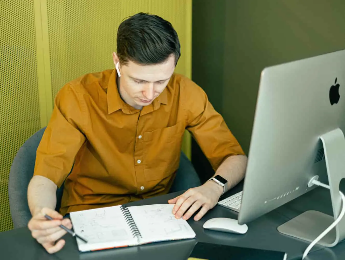 数据治理在促进企业社会责任实践中的作用?